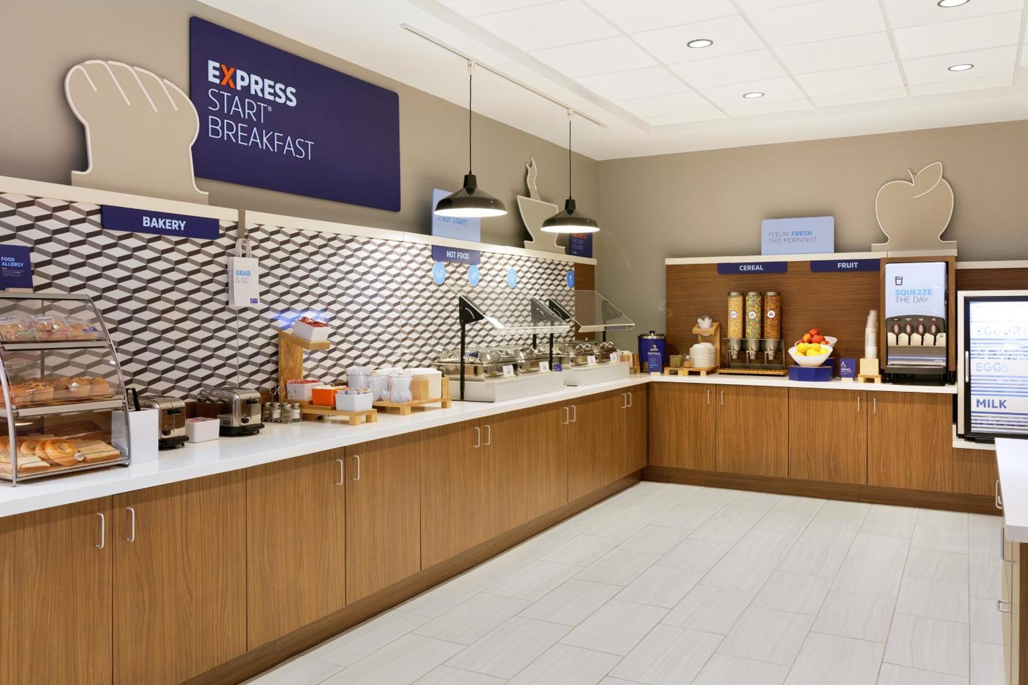 Holiday Inn Express Baltimore At The Stadiums By Ihg Bagian luar foto