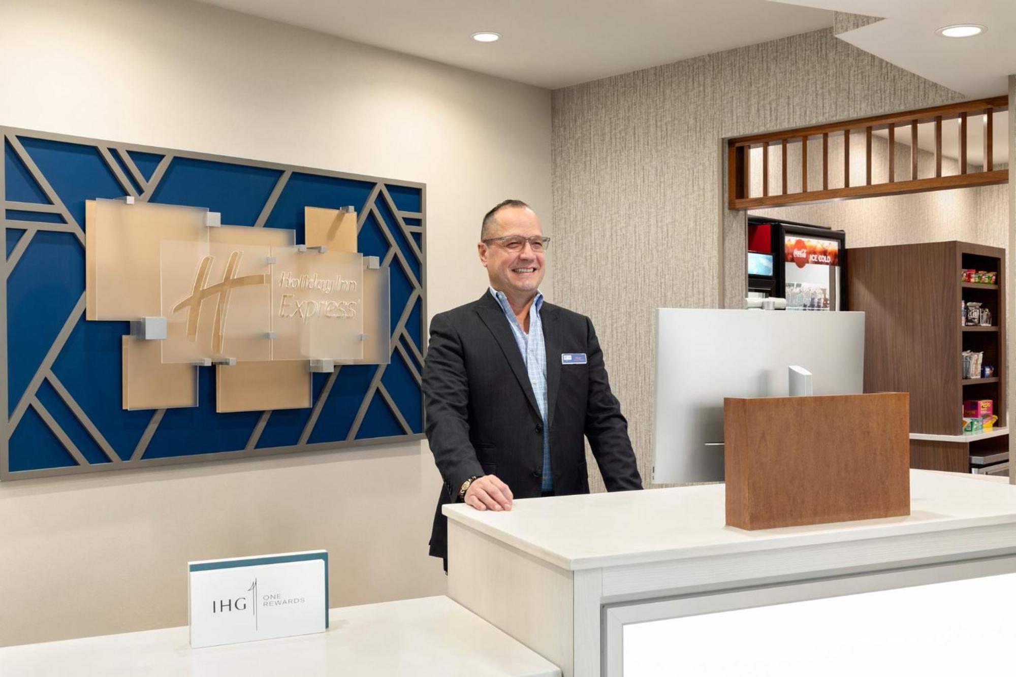 Holiday Inn Express Baltimore At The Stadiums By Ihg Bagian luar foto